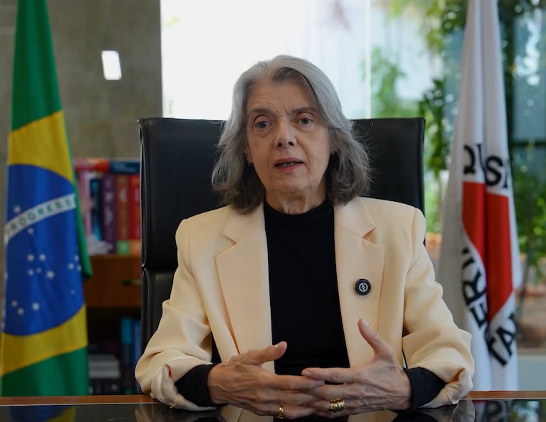 Cármen Lúcia sobre ausência na Bienal: ‘Outras funções impõem que eu esteja em Brasília’