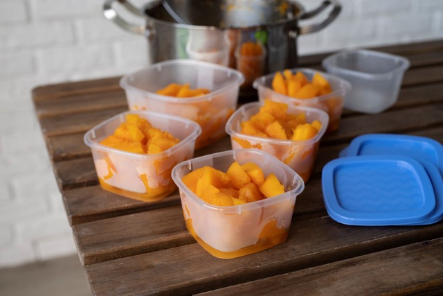 7 truques ao usar o micro-ondas que vão facilitar sua rotina