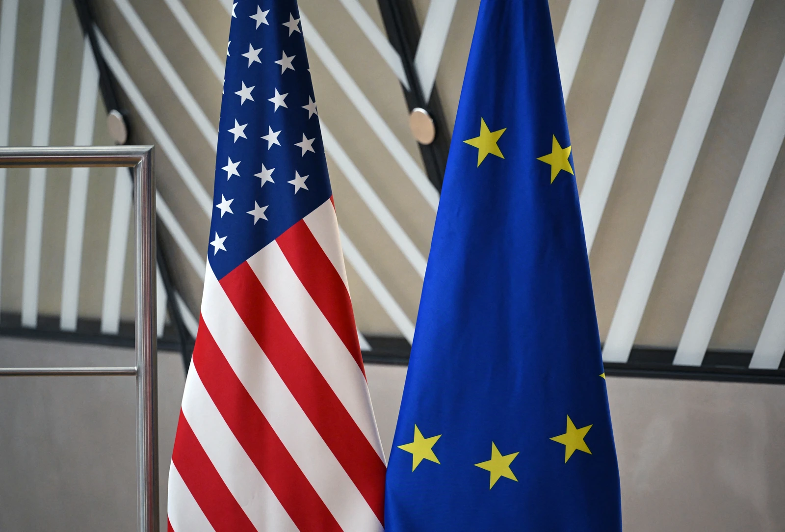 Aliados dos EUA devem observar com atenção a revisão das suas forças europeias