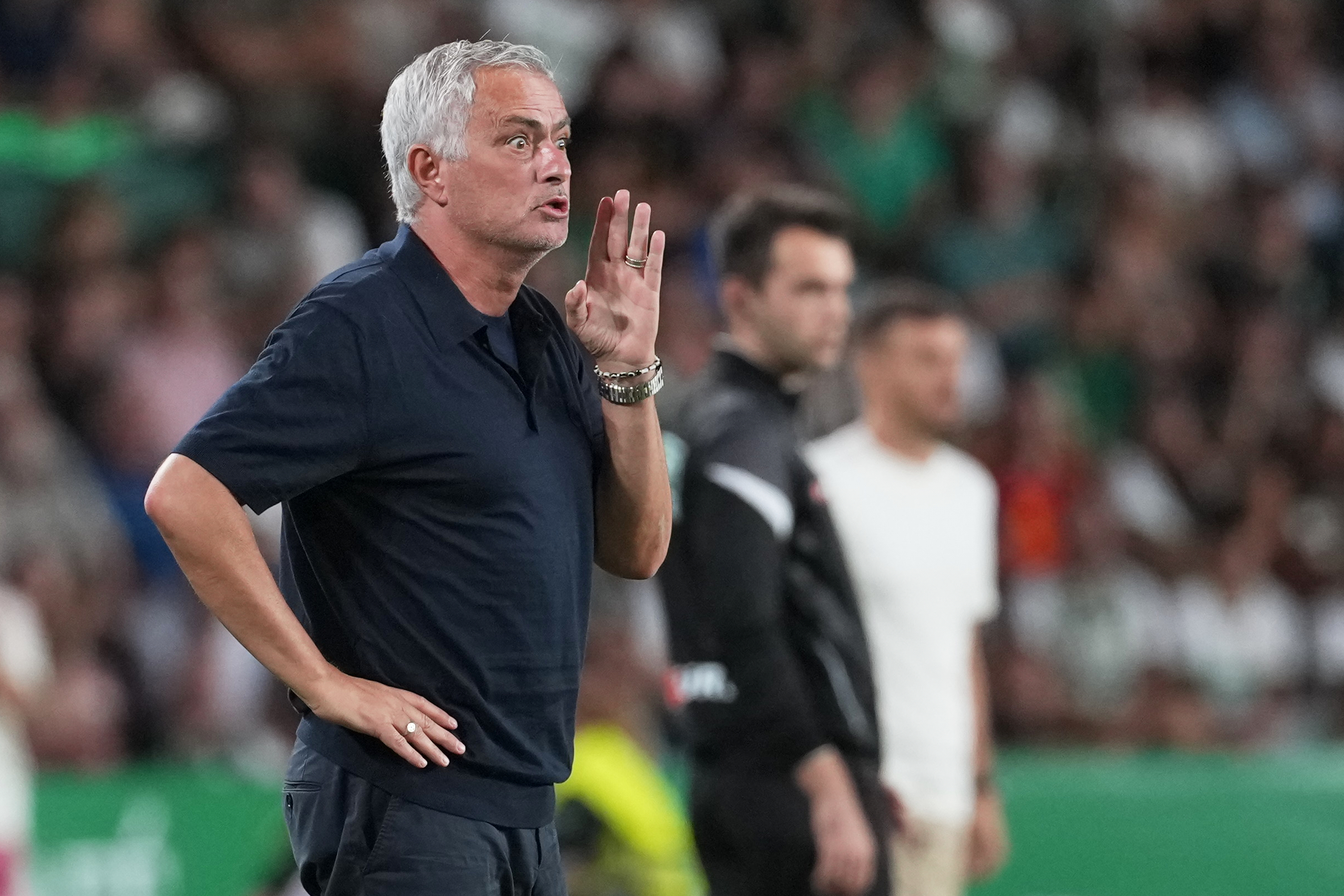 Mourinho ataca o árbitro e a VAR após a derrota do Real Madrid por 2-1 contra o Atlético