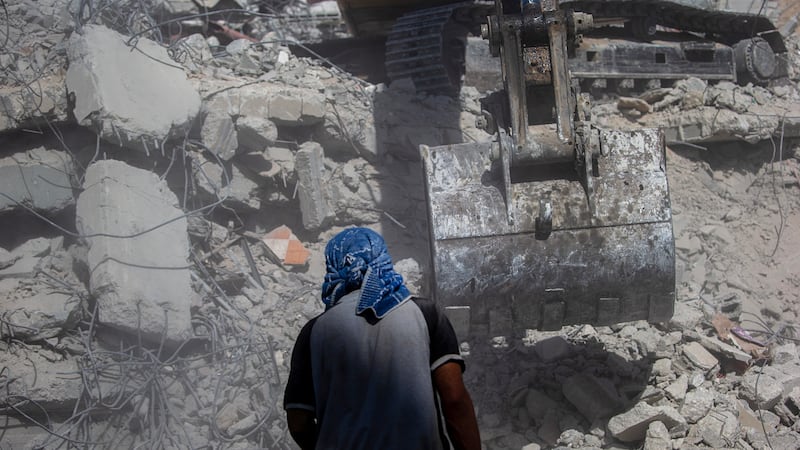 O Irã propõe um roteiro de cessar-fogo, US$ 2,45 bilhões são prometidos para a Faixa de Gaza e o turismo na Síria dobra