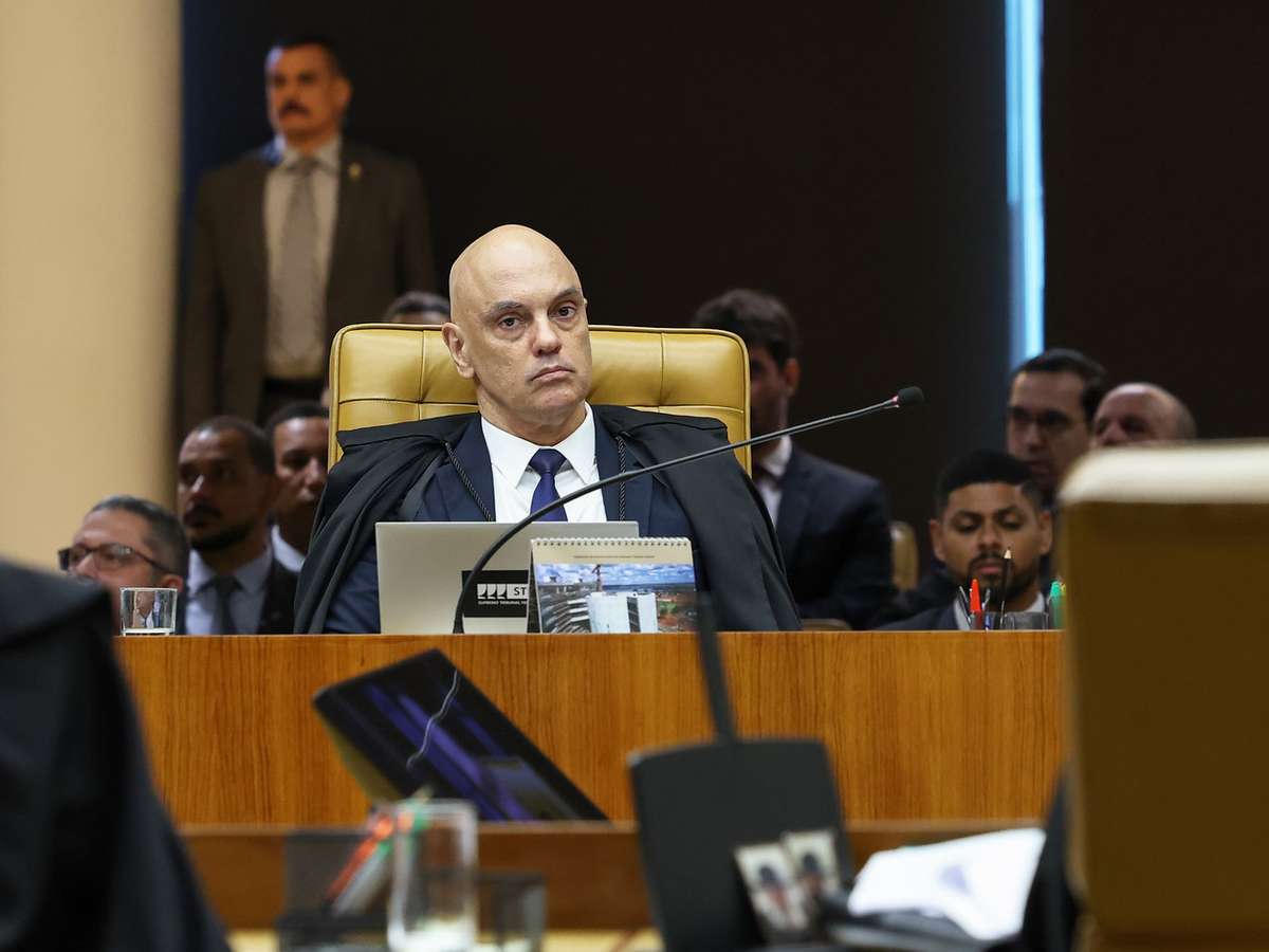 STF tem bate-bocas, placar dividido e pedido de vista de Dino em 1º julgamento sobre Moraes e Vorcaro