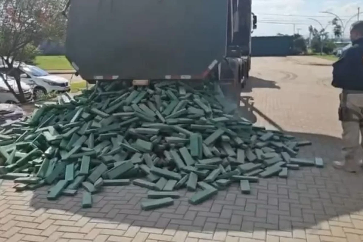 Mais de 3 toneladas de maconha são apreendidas em operação integrada da PRF