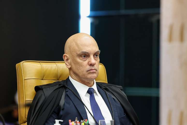 STF tem bate-bocas, placar dividido e pedido de vista de Dino em 1º julgamento sobre Moraes e Vorcaro