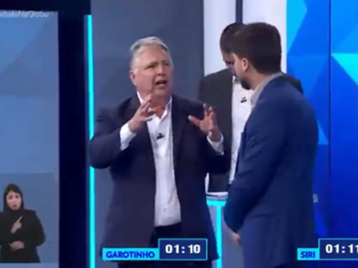 Em debate, Garotinho cita programa "leitinho feliz" e faz adversários rirem
