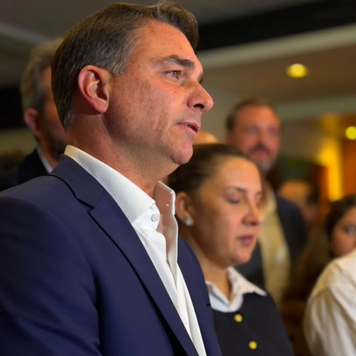 STF: campanha de Flávio é surpreendida com impedimento de Nunes Marques