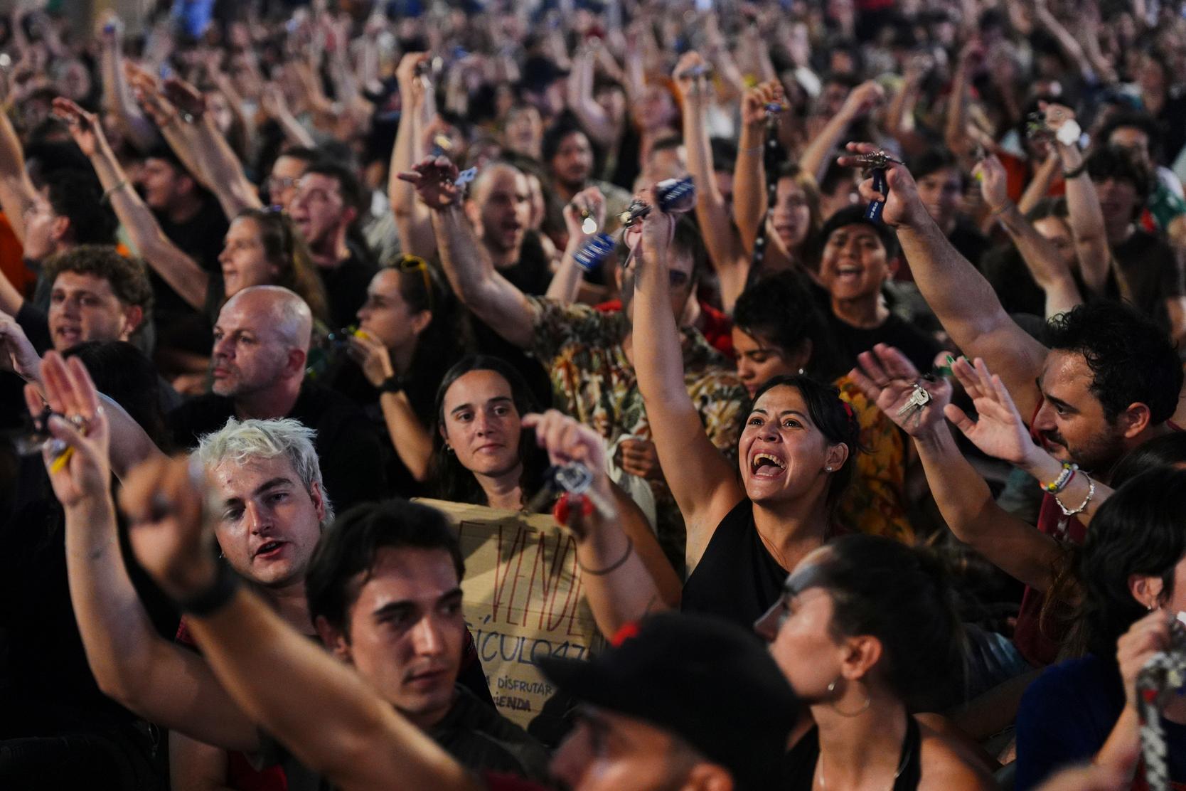 Protestantes em Madri exigem melhor proteção aos inquilinos