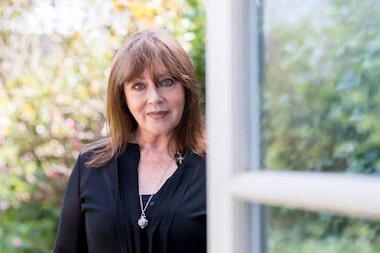 Lesley-Ann Jones, biógrafa de Freddie Mercury, cancela participação na Bienal do Livro 2026