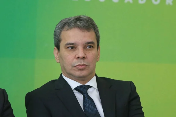 Exclusivo: “Não durmo dia nenhum”, diz ministro sobre crise na PF. Vídeo