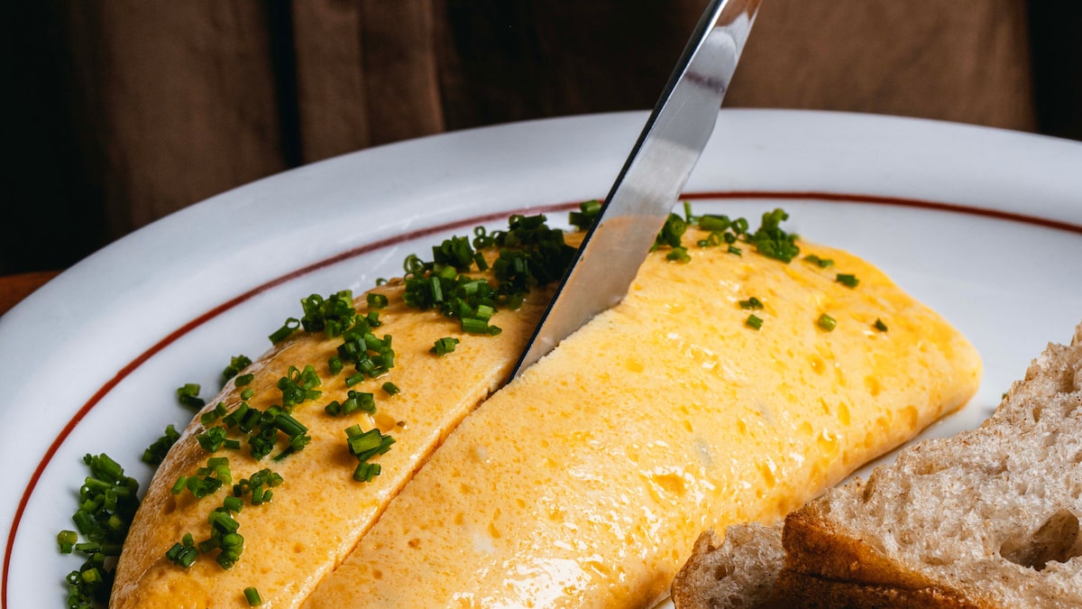 4 dicas de expert: Fábio Pasquale ensina a omelete caseira cremosa por dentro e bonita por fora