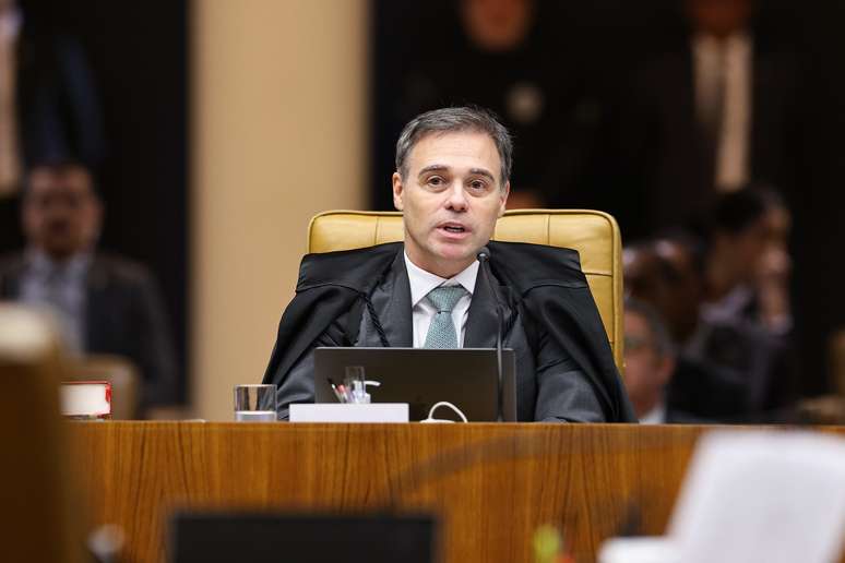 Mendonça determina que Antônio Tabet apague post sobre Flávio Bolsonaro e Nossa Senhora Aparecida