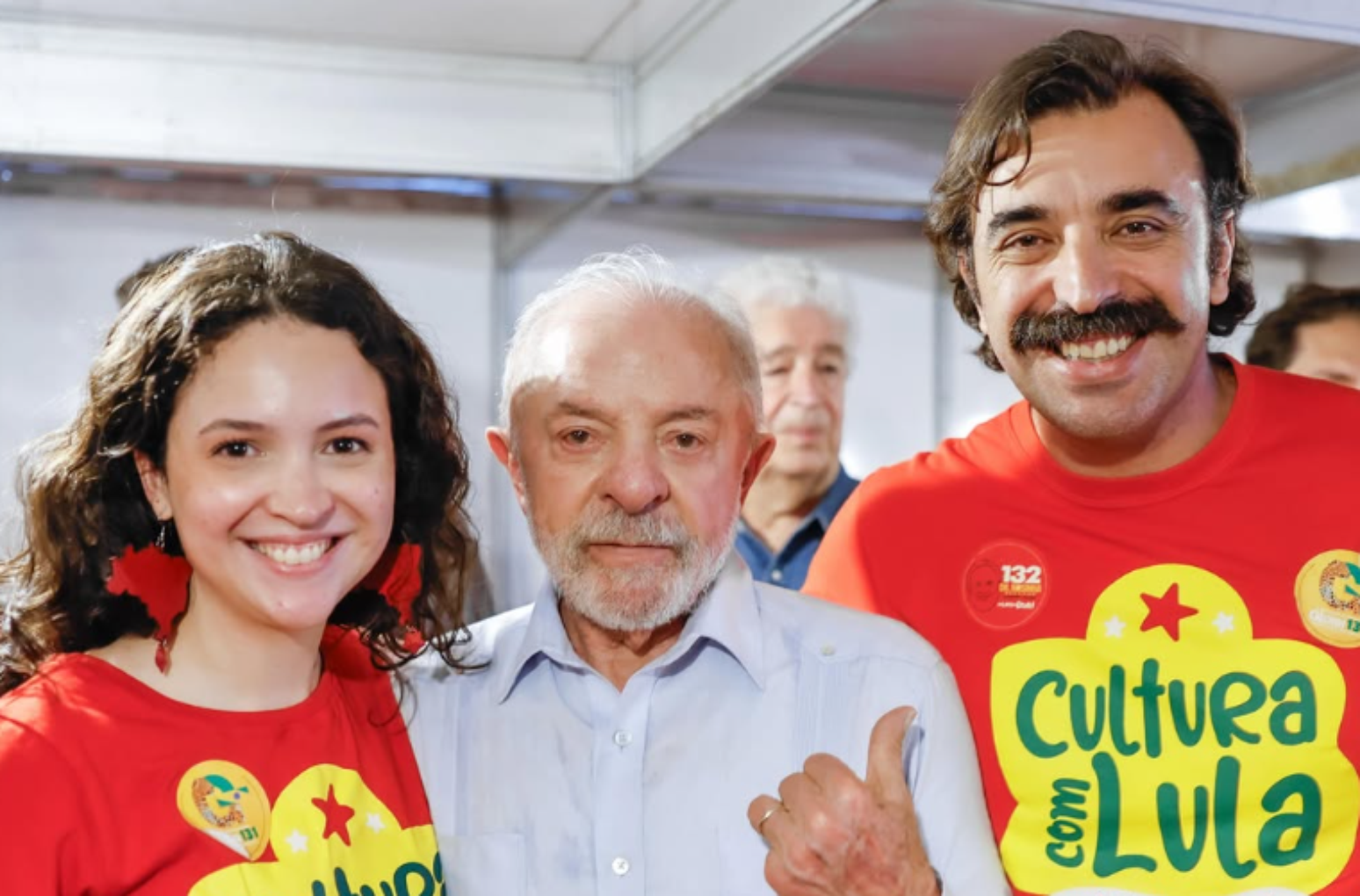 Jo&atilde;o Pedro Mehl (&agrave; direita) em evento de campanha de Lula em Curitiba