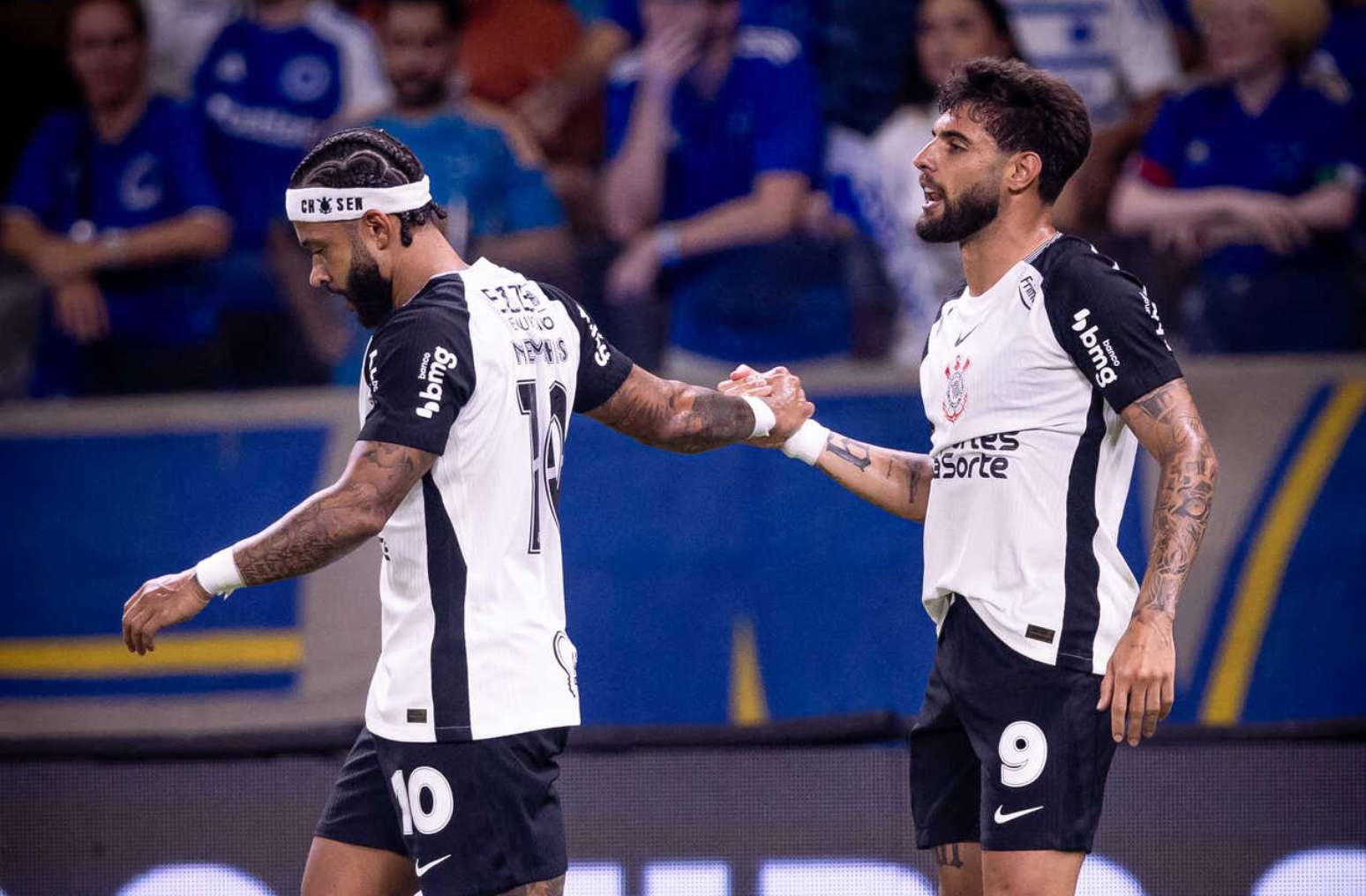 Memphis Depay e Yuri Alberto ainda n&atilde;o atuaram juntos no segundo semestre &ndash;