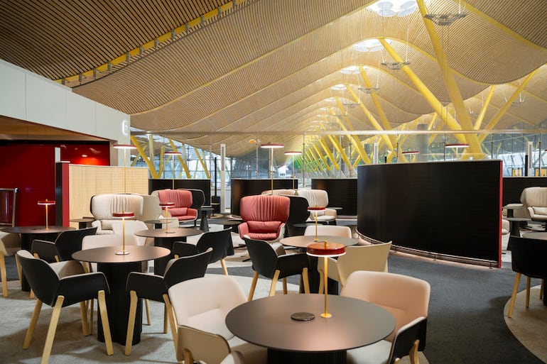 Iberia eleva a experiência premium com a inauguração da sala Emerald Lounge Sorolla