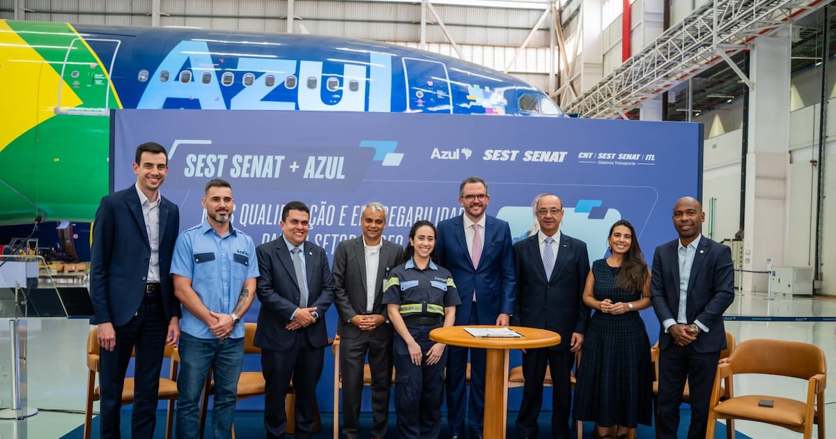 Azul e SEST SENAT firmam acordo para fortalecer formação de profissionais para a aviação