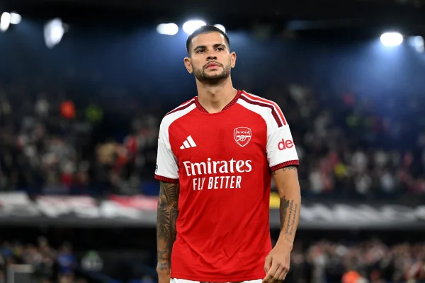 Lista com 50 melhores jogadores da Premier League tem sete brasileiros
