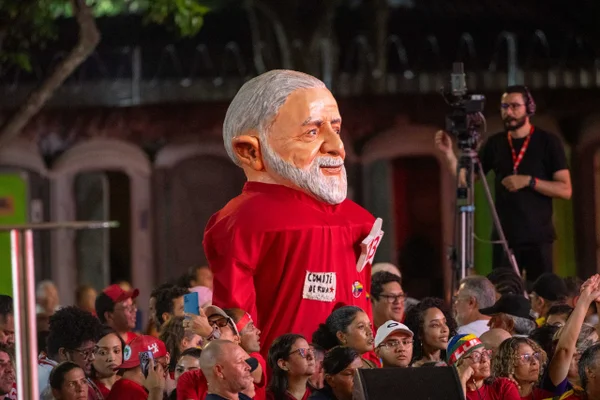 Lula diz que pedirá a Trump para que “não se meta nas eleições do Brasil” - destaque galeria