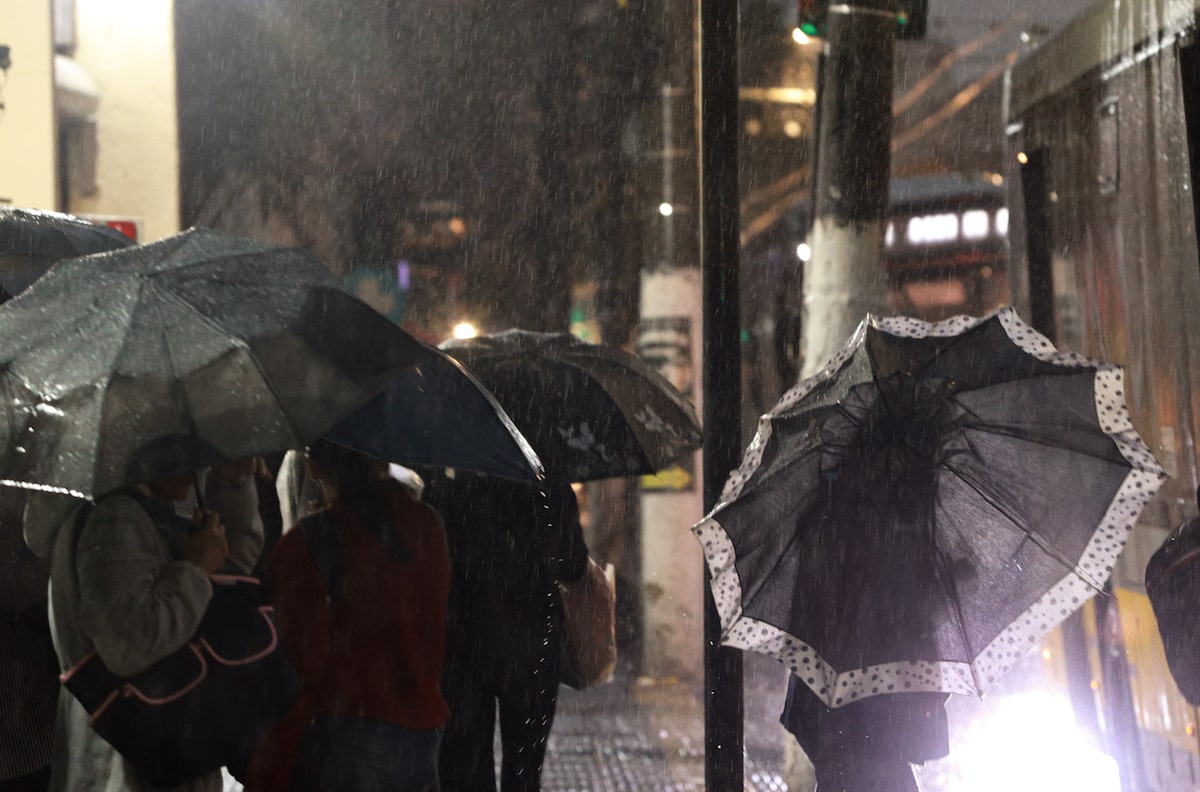 São Paulo amanhece com tempo fechado e sem chuva; veja até quando as temperaturas permanecem baixas