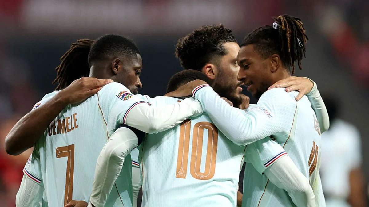 Mbappé marca e França vence a Turquia na estreia de Zidane no comando
