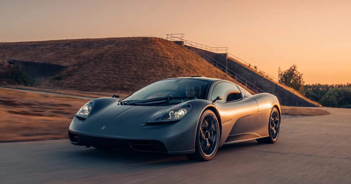 Playboys vão disputar sucessora de McLaren F1 rara, que tem só o ‘banco do piloto’ e vale R$ 31 mi
