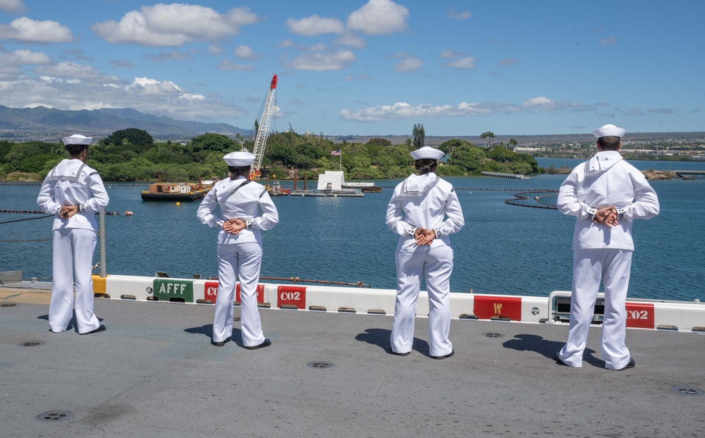 Imagem relacionada à notícia: USS America visita Pearl Harbor depois de seis anos de implantação em Indo-Pacífico