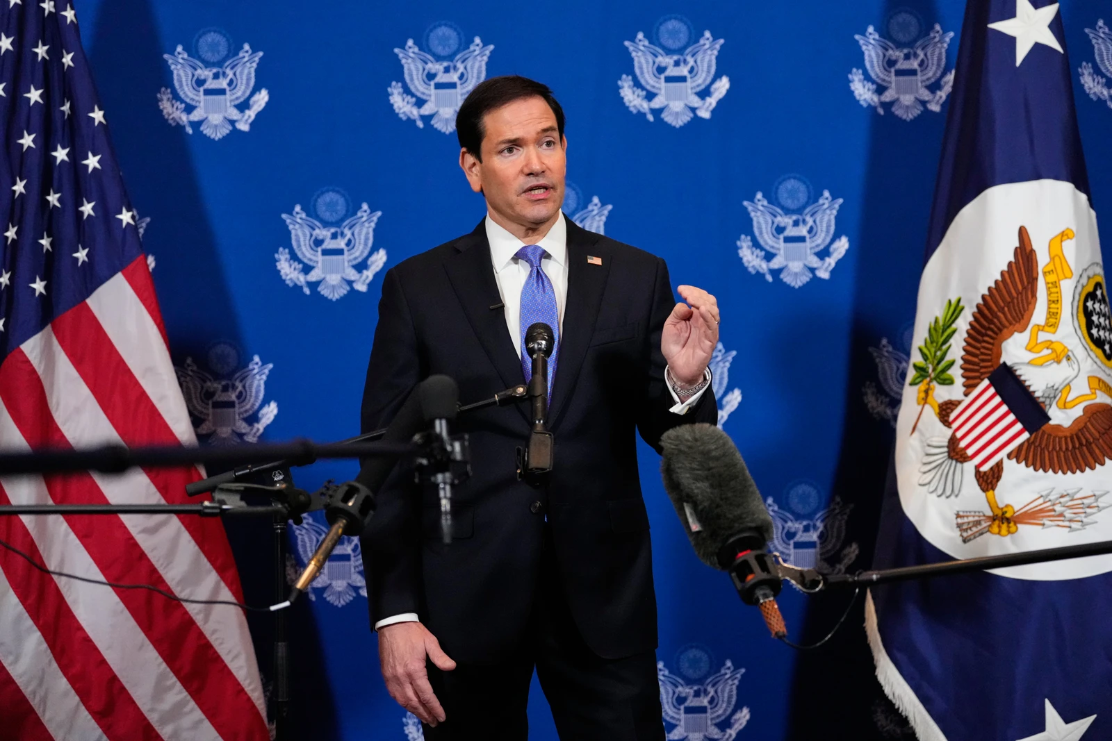 Ministro das Relações Exteriores da Arábia Saudita pede implementação do plano de paz para Gaza e renova o impulso pela independência palestina
