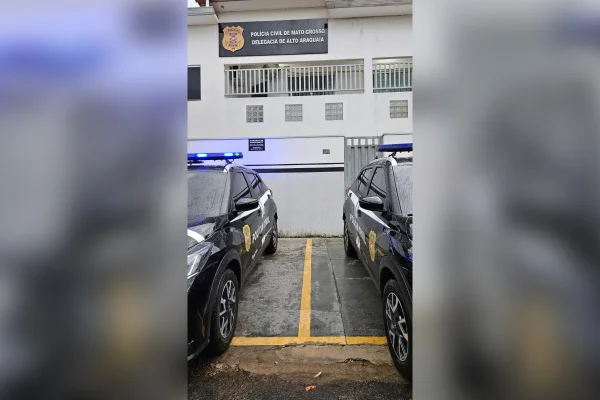 Padrasto que engravidou enteada de 13 anos vendeu casa para bancar fuga