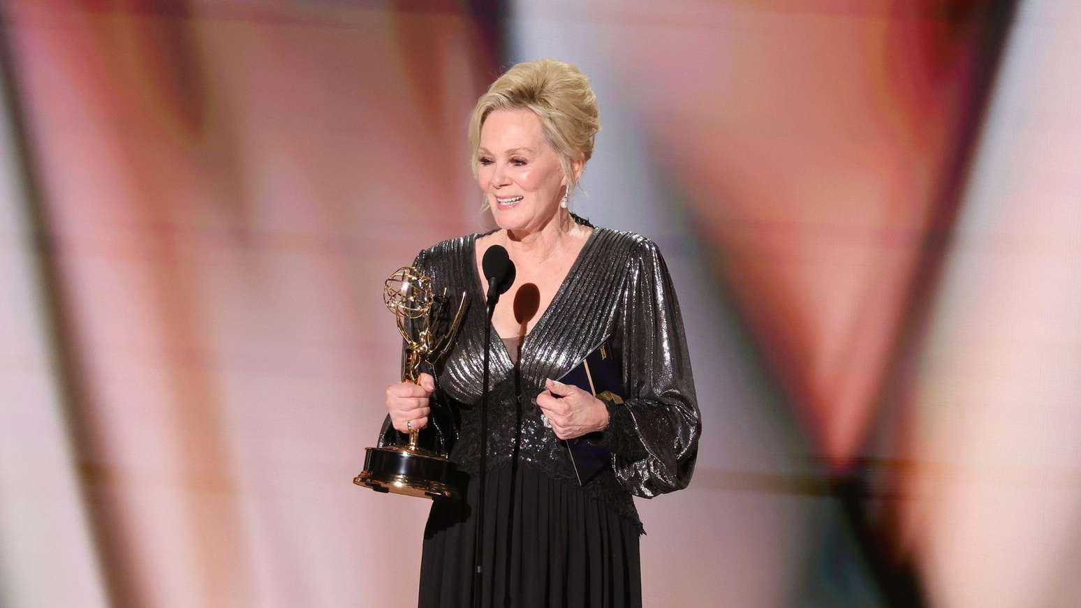 Jean Smart faz história no Emmy com quinto prêmio de Melhor Atriz por 'Hacks' (Chloe KernWireImage)