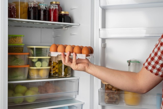 Como tirar cheiro ruim da geladeira: 8 truques para resolver