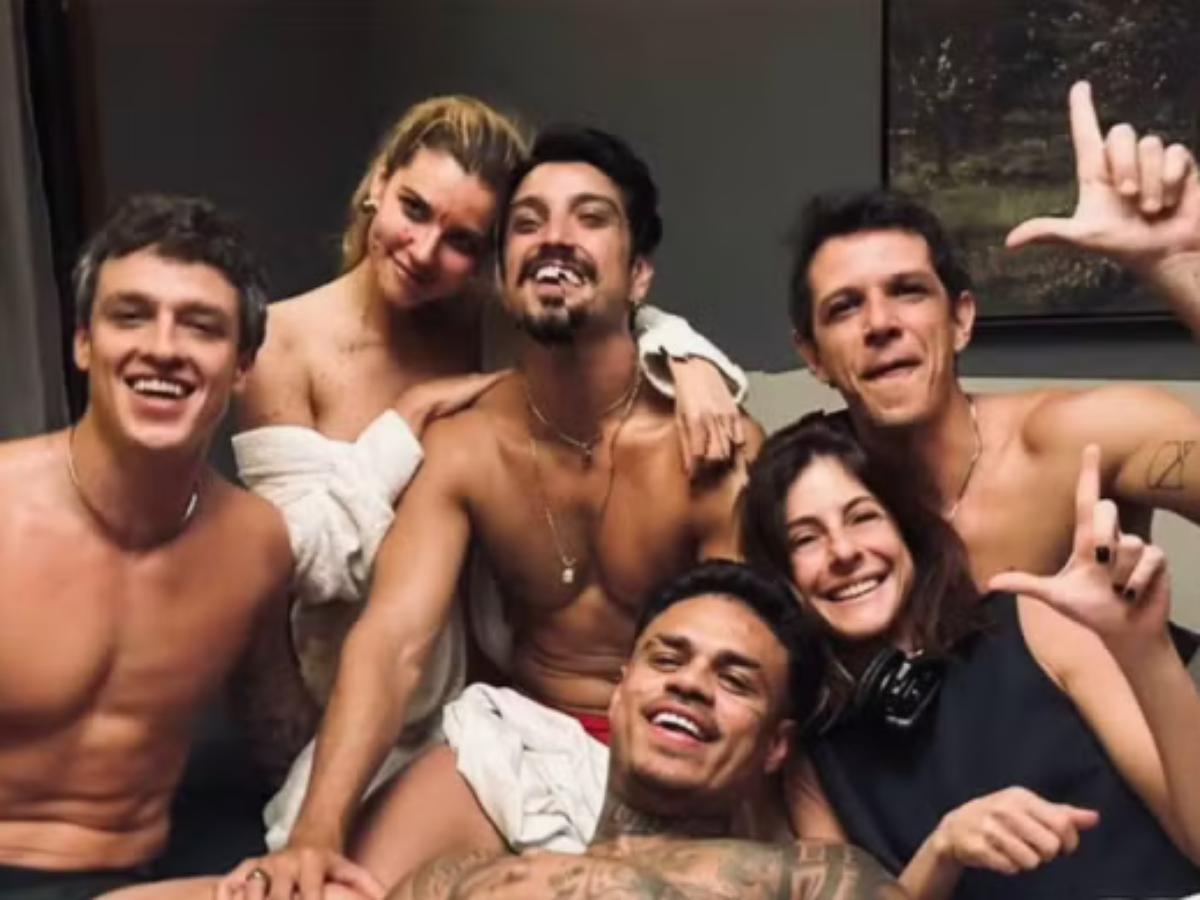 Alanis Guillen grava cena de 'amor intenso em grupo' para novela; MC Cabelinho, Rodrigo Simas e mais, veja quem participou