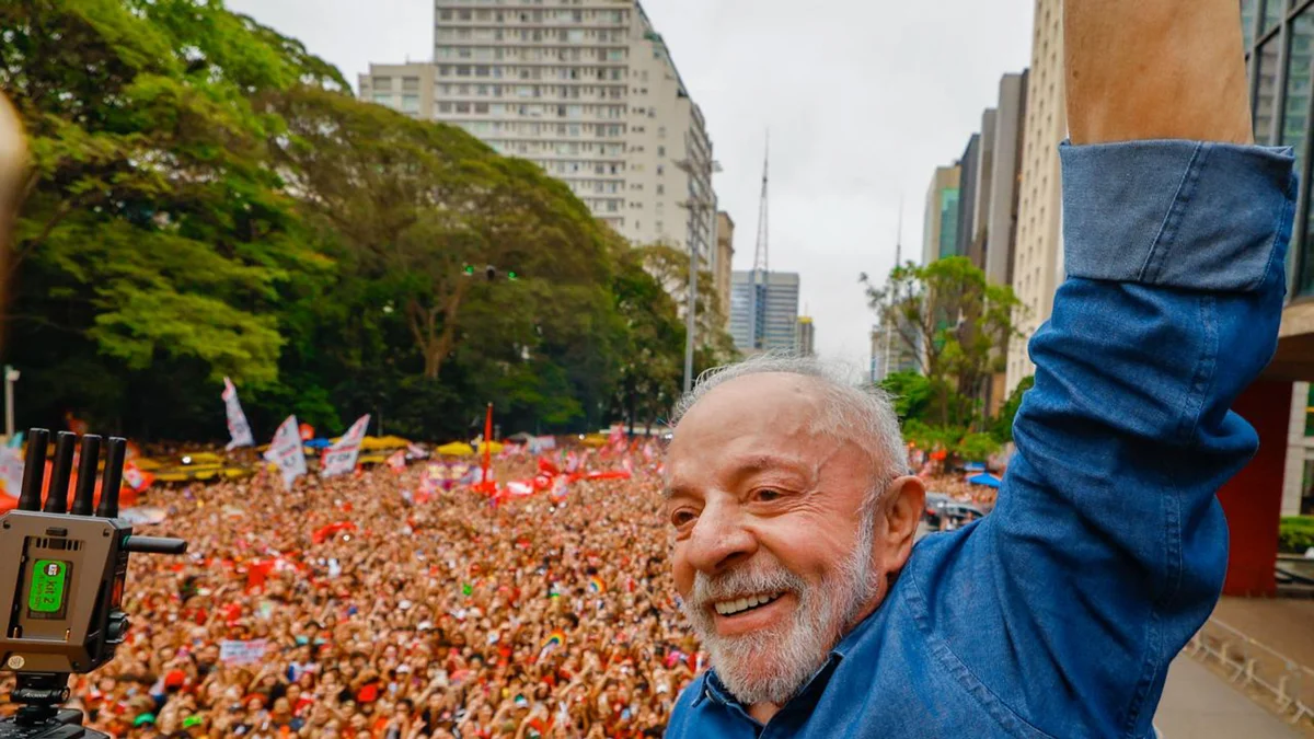 Lula amplia votação e mantém vitória sobre Flávio na capital paulista