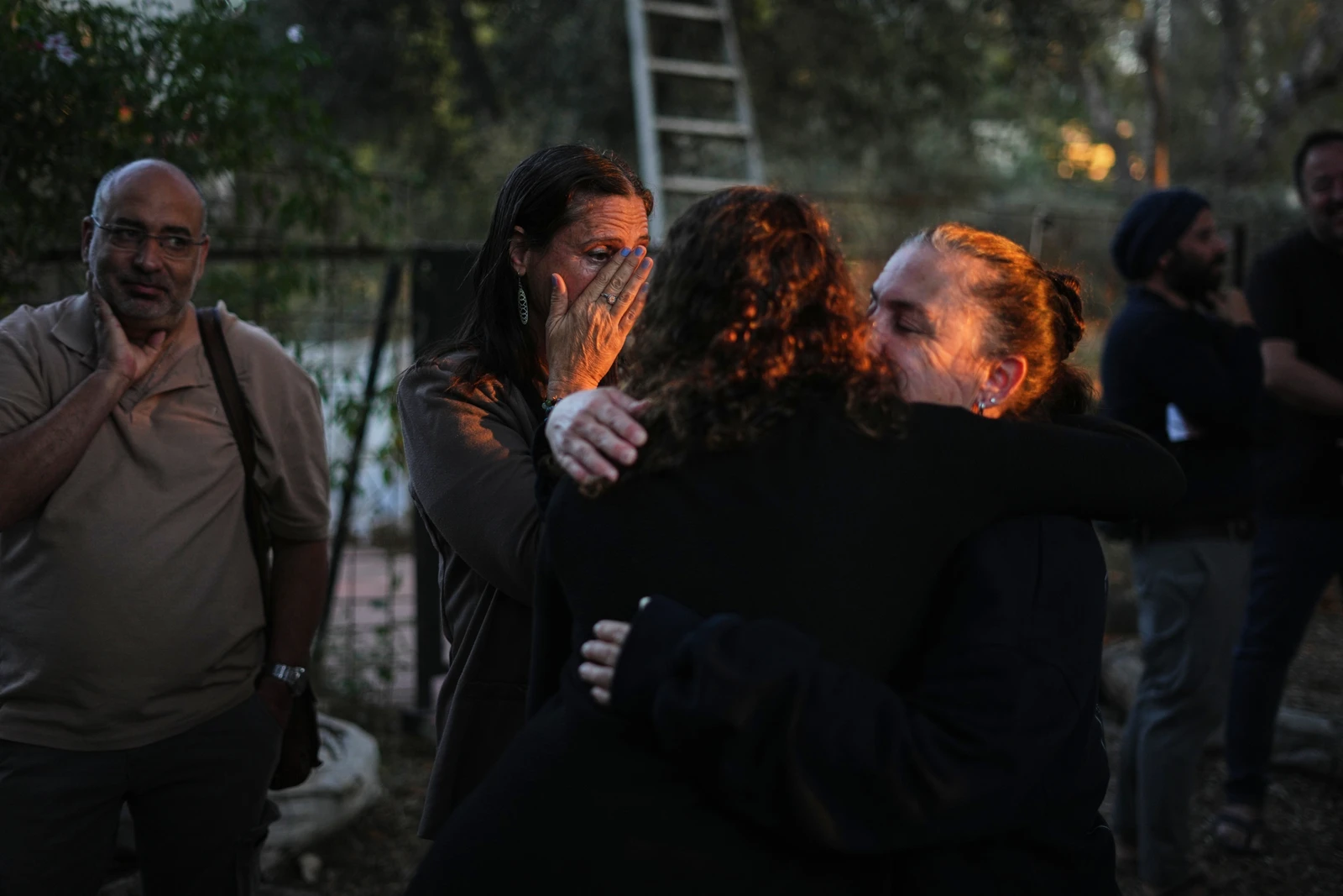 Israelenses lamentam no aniversário do ataque de 7 de outubro, enquanto os palestinos lidam com a guerra que ele desencadeou