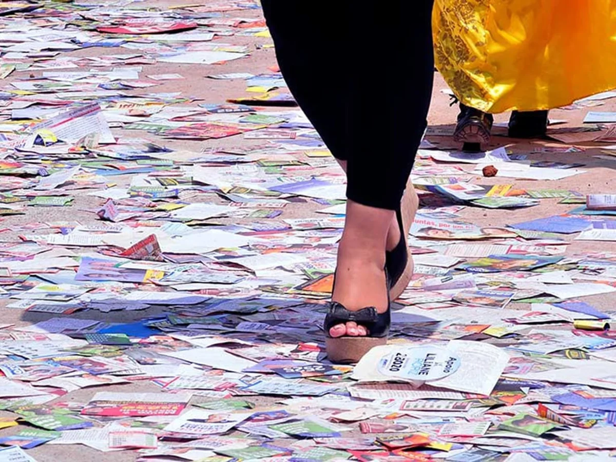É proibida a distribuição de santinhos de candidatos no domingo de eleição