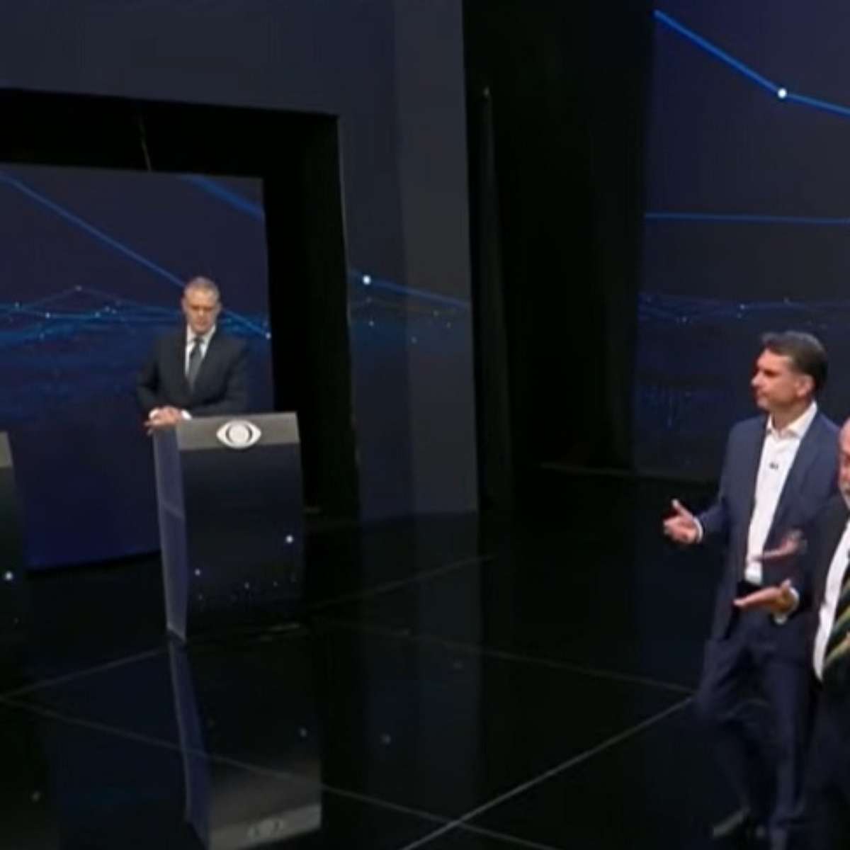 Comentaristas de TV condenam o nível de agressividade do debate que lembrou os antigos telebarracos
