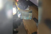 PF acha cofre com dinheiro e joias em operação que prendeu família de Oruam