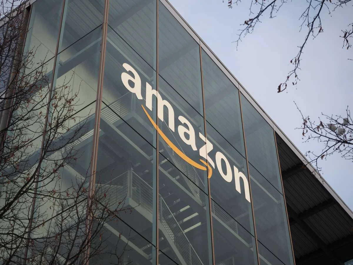 MPT aponta jornada excessiva e pressão por metas em denúncia contra Amazon