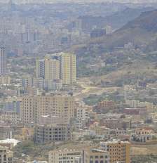 A capital do Iêmen, Sanaa, voltou a mergulhar na guerra em julho, após anos de calma, sendo arrastada para o conflito regional desencadeado pela ofensiva dos EUA e de Israel contra o Irã, que teve início no final de fevereiro. Foto de 2 de outubro de 2026. Foto: © Mohammed Huwais / AFP / RFI