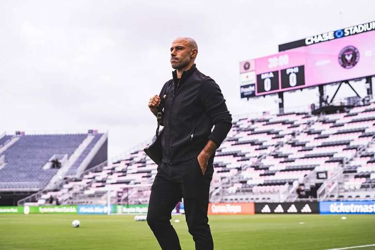 Corinthians procura Mascherano, que recusa assumir como técnico
