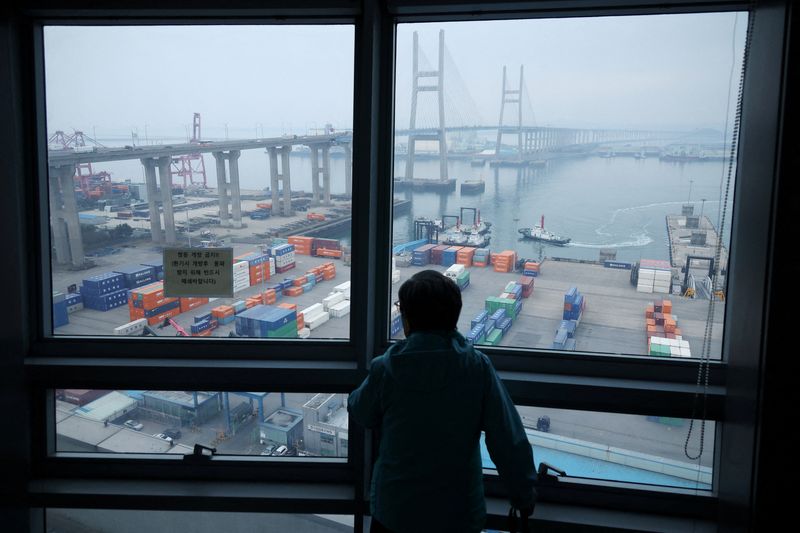 As exportações mensais da Coreia do Sul superaram os 120 bilhões de dólares pela primeira vez na história com vendas de chips