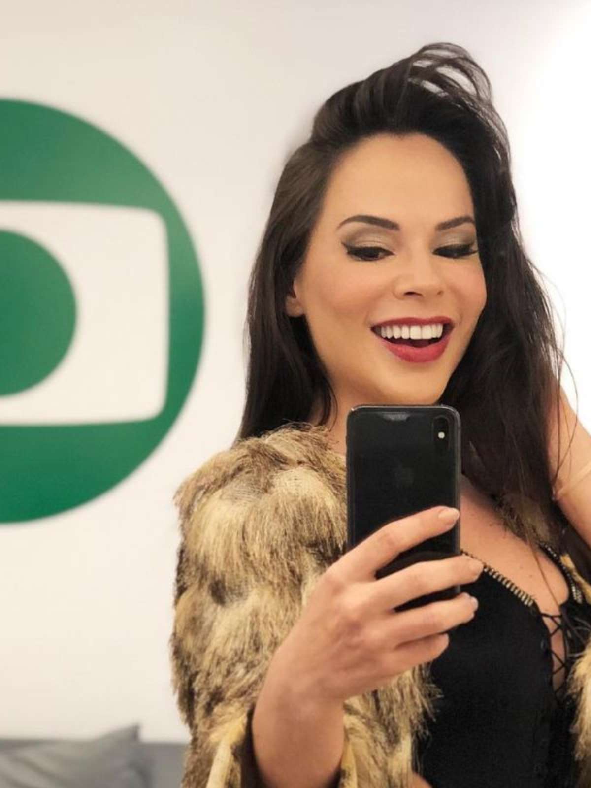 Ex-atriz da Globo planeja série de procedimentos na região íntima: 'Gosto de me cuidar'