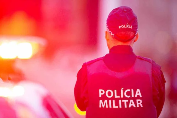 Militares devem ficar a 100 metros das seções eleitorais a partir de hoje