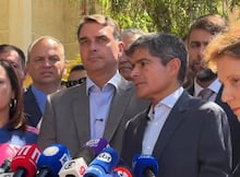 Financial Times vê chance de retorno da família Bolsonaro e aponta fragilidades de Lula