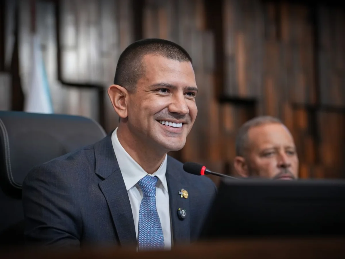 MPRJ investiga Ruas por suspeita de lavagem de dinheiro e crime licitatório