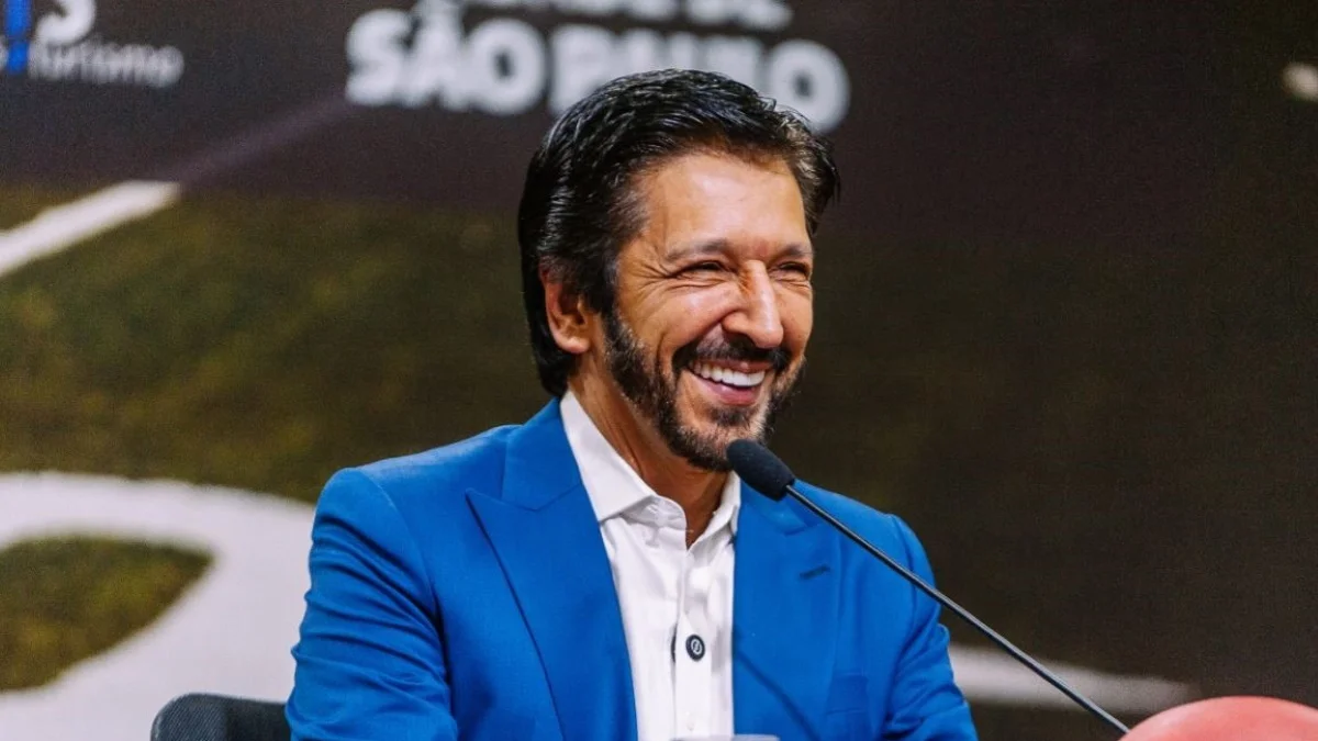 Nunes assina lei que determina 1º de janeiro como Dia Universal de Oração