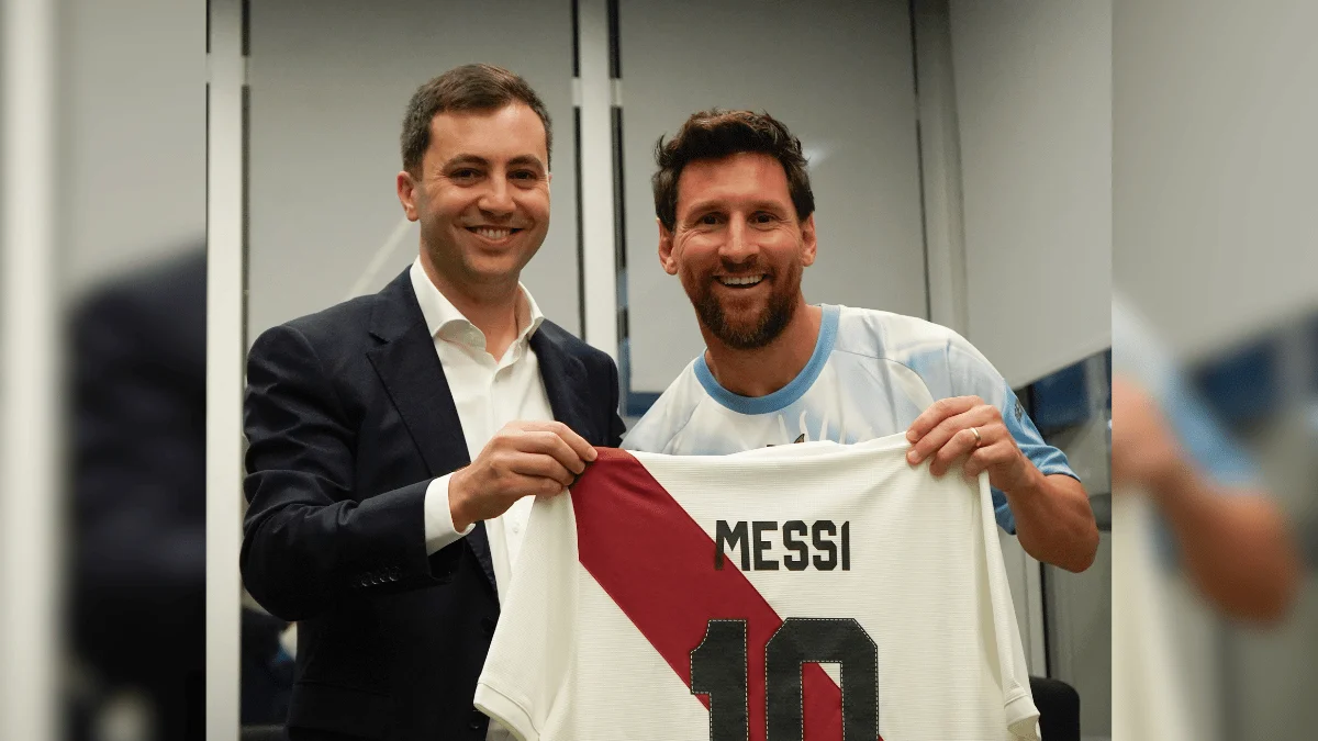 River Plate homenageia Lionel Messi antes de despedida no Monumental