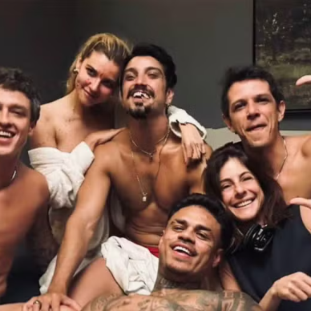 Alanis Guillen grava cena de 'amor intenso em grupo' para novela; MC Cabelinho, Rodrigo Simas e mais, veja quem participou