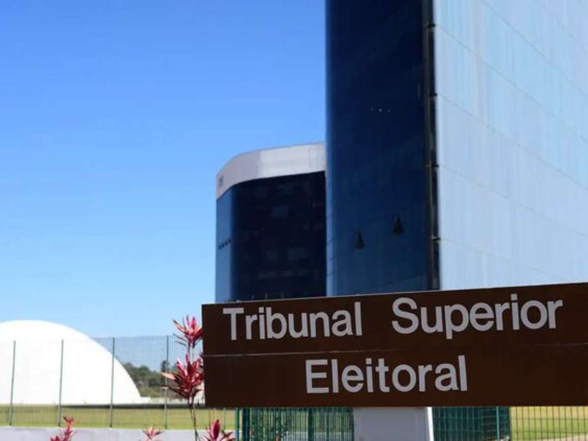 TSE decide que PSOL fez votos suficientes para superar a cláusula de barreira