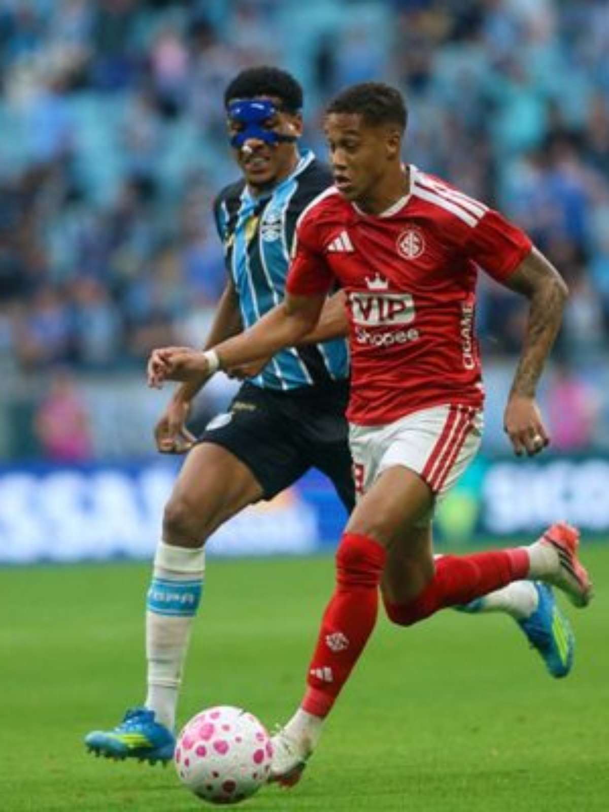 Grêmio busca empate contra Internacional, mas dupla segue no Z-4