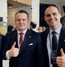 Eurodeputado polonês Dominik Tarczyński mira brasileiras após publicação nas redes Foto: Reprodução/Instagram/dominiktarczynski