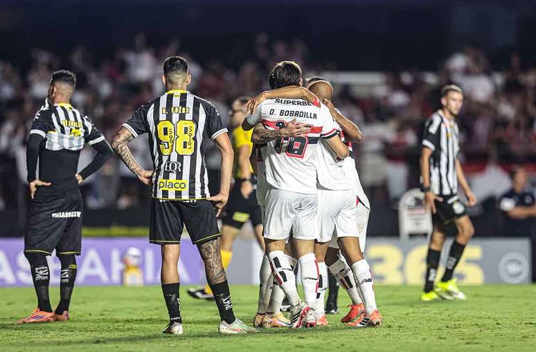 Com Cebolinha e Gabigol pela 1ª vez, Santos mira quina inédita no século